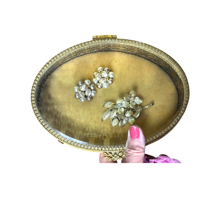 Gold Vintage Hollywood Regency Style Brass Filigree Jewelry Box With Beveled Glass Top For Sale - Image 8 of 9