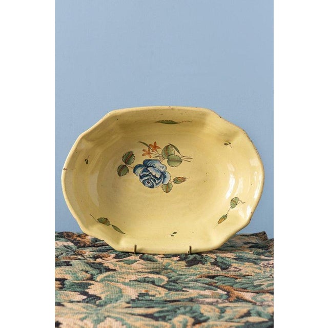 Faience Yellow Floral Dishes from Moustiers, 1700s, Set of 2 For Sale - Image 3 of 10