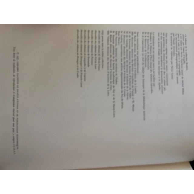 English Mid 20th Century Hachette Merveilles des Châteaux d'Auvergne et Limousin Vintage Hardcover Book For Sale - Image 3 of 6