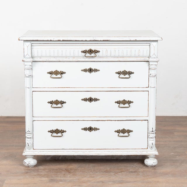 Gustavian (Swedish) 19th Century Swedish Pine White Chest of Four Drawers For Sale - Image 3 of 14