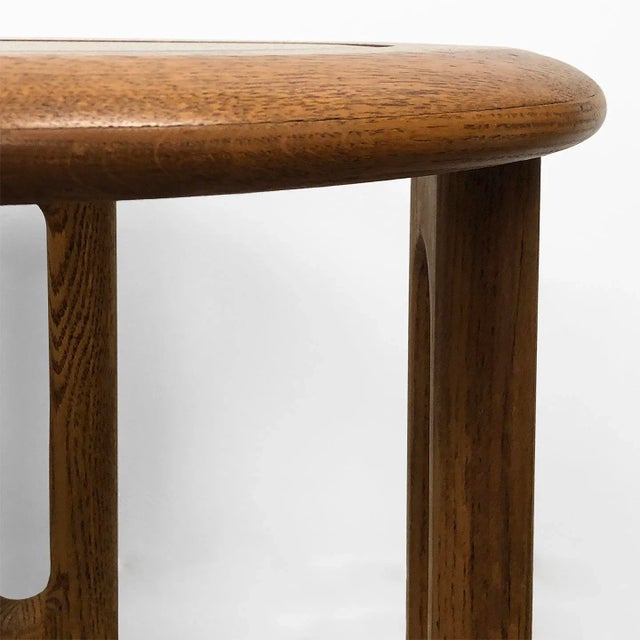 Vintage Lou Hodges-Style Round Solid Oak Side Table With Beveled Smoked Glass, 1980s For Sale - Image 4 of 8