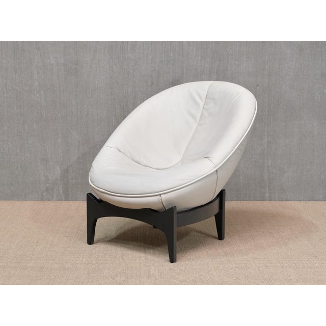1990s Oval White Leather Armchairs by Emiel Veranneman for de Sede, Switzerland, 1992, Set of 2 For Sale - Image 5 of 16