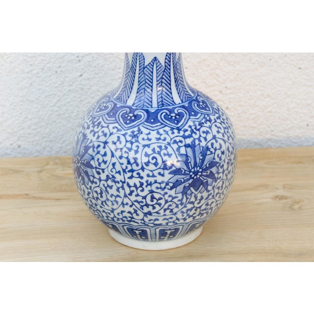 1970s 1970s Eleganted Neck Blue & White Vase For Sale - Image 5 of 8