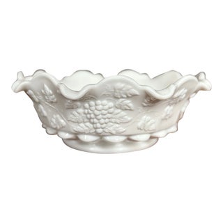 Vintage Mid-Century Modern Westmoreland White Milk Glass 9.5 in Serving Fruit Bowl For Sale