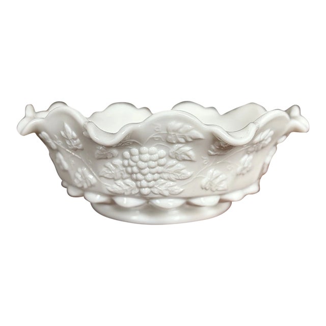 Vintage Mid-Century Modern Westmoreland White Milk Glass 9.5 in Serving Fruit Bowl For Sale