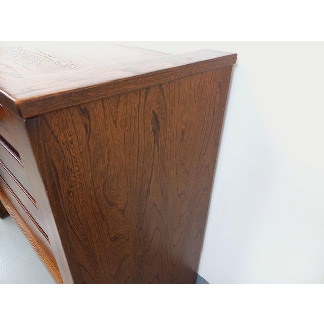 Vintage Chest of Drawers in Elm from Maison Regain, 1980s For Sale - Image 18 of 18