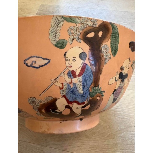 Large reproduction of a Chinese export porcelain decorative bowl, that would have been made in China for western markets...