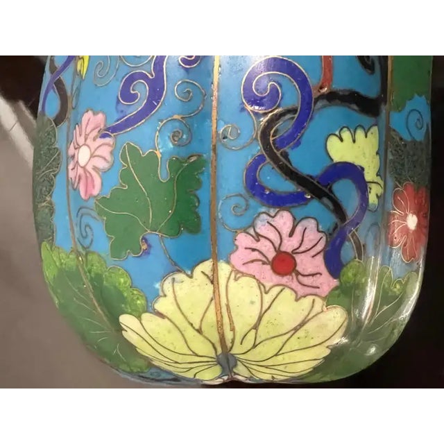 Vintage Oriental Chinese Cloisonné Squash Multicolor Vine & Floral Motif Box For Sale - Image 9 of 13