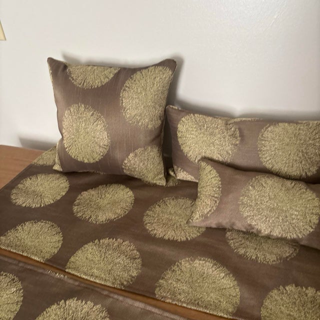 2020s Waterproof Table Runner and 4 Pillows Handmade New For Sale - Image 5 of 12