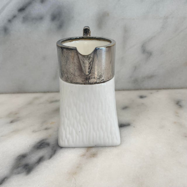 1960s Wedgwood British Porcelain & Silver Plate Cream Pitcher With Wicker Handle For Sale In Portland, ME - Image 6 of 9