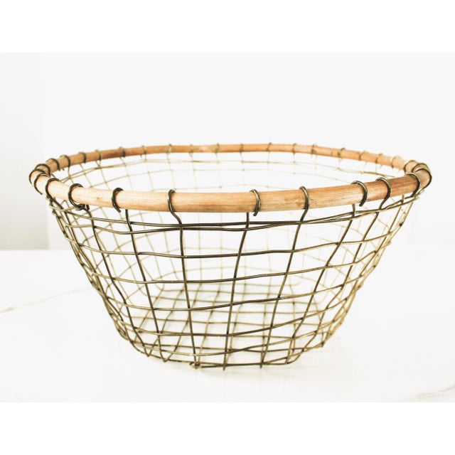 Farmhouse French Woven Wire Brioche Bun Basket/Gold For Sale - Image 3 of 3