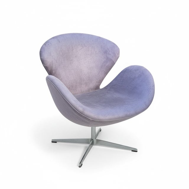 Mid-Century Modern Mid-Century Purple Swivel Lounge Chair with Chrome Base, 1970s For Sale - Image 3 of 11
