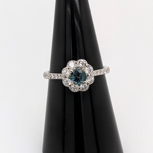 Flower Power Natural Color Changing Alexandrite Ring in Solid 14k Gold, 4.5mm, Size 6.75 For Sale In Columbus - Image 6 of 12