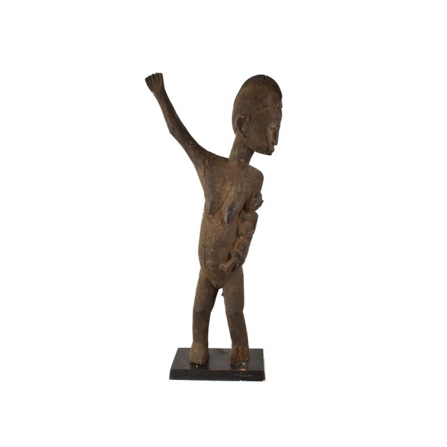 Early 20th Century Lobi Maternity Figure with Child Burkina Faso For Sale - Image 4 of 8