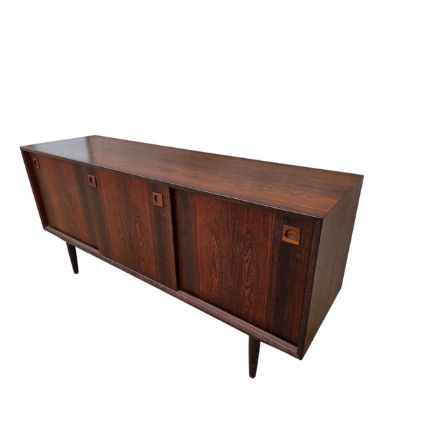 Great condition. minor wear. Missing interior shelf. Please see photos as they are considered part of the description. See...