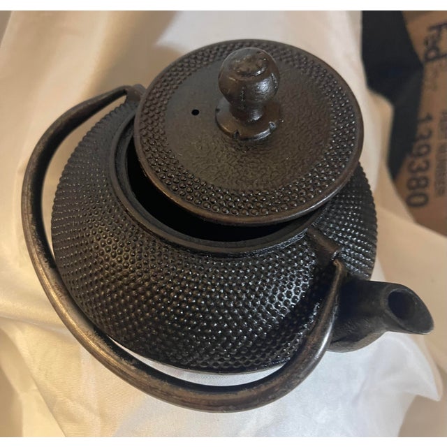 Early 20th Century Iwachu Japanese Iron Tea Kettle Tetsubin Nambu Tekki Hobnail Signed For Sale - Image 12 of 12