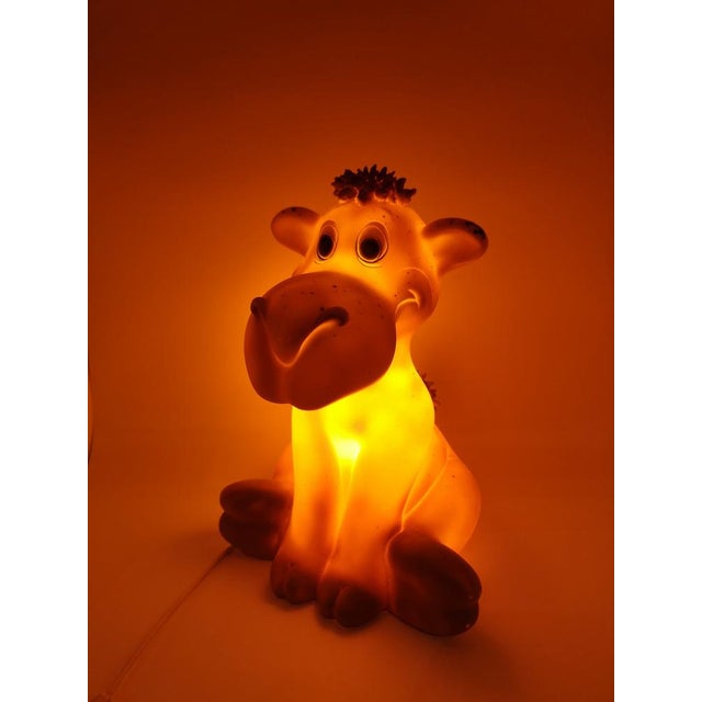 Charming Heico lamp in the shape of a seated dromedary/camel, made of plastic, ideal as a vintage nightlight or retro...