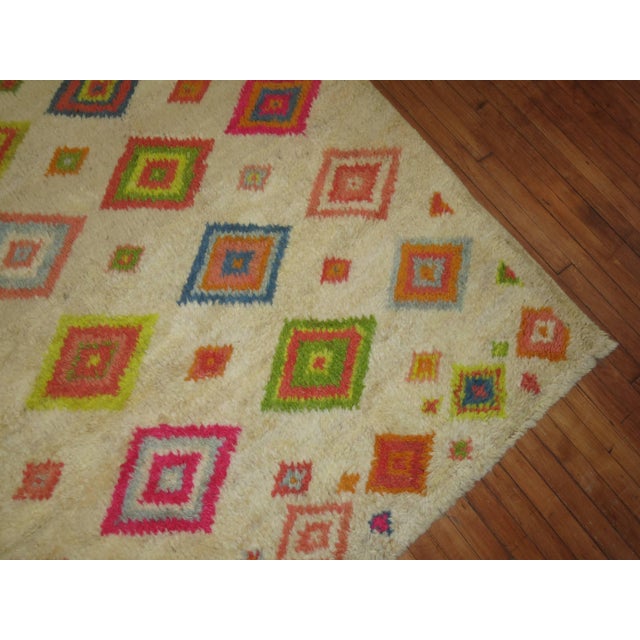 Large Colorful Turkish Tulu Bohemian Carpet For Sale In New York - Image 6 of 6