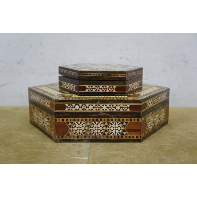 Late 20th Century 2 VTG Hexagonal Marquetry Mop Mosaic Inlaid Wooden Jewelry Trinket Boxes Pair For Sale - Image 5 of 18