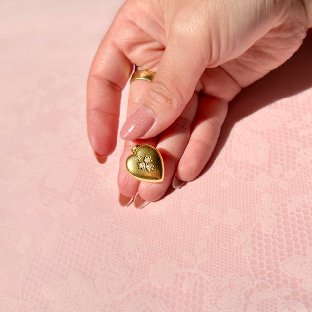 Edwardian 15k Pearl Heart Locket, Feb. 4th 1904 For Sale - Image 13 of 14