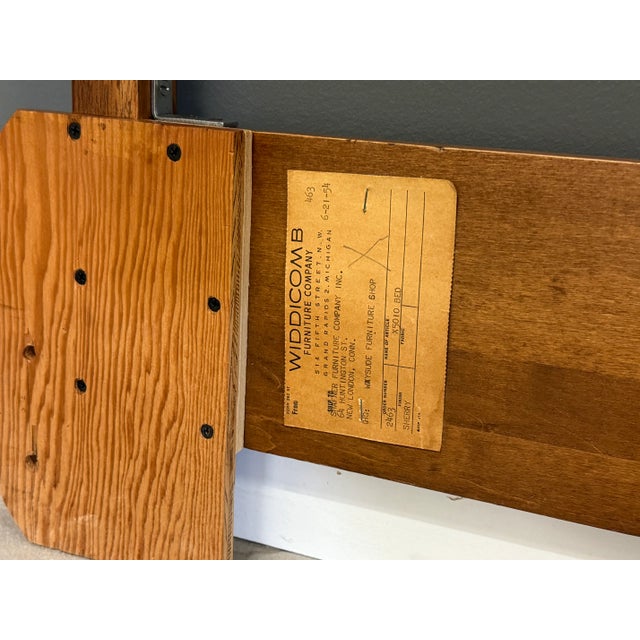 1950s Refinished Walnut Queen or Full Headboard by Robsjohn Gibbings for Widdicomb For Sale - Image 5 of 6