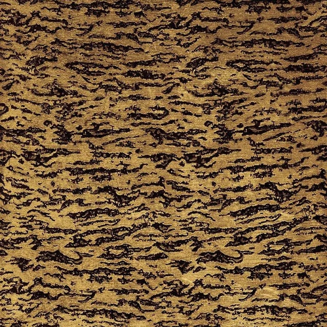 A stylized animal pattern that combines luxury and glamour, Serengeti is available in a sumptuous woven chenille and a...