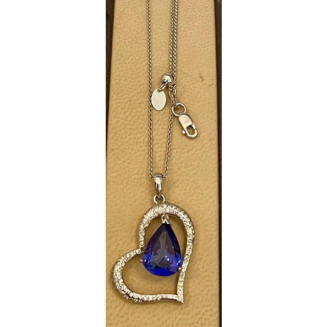 2010s 3 Carat Tanzanite and 2 Carat Diamond Heart Pendant/ Necklace 18 Karat Gold For Sale - Image 5 of 18