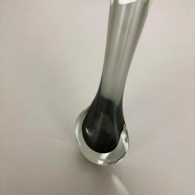 Italian Grey Murano Glass Sommerso Single-Stem Vase from Flavio Poli, 1960s For Sale - Image 14 of 17