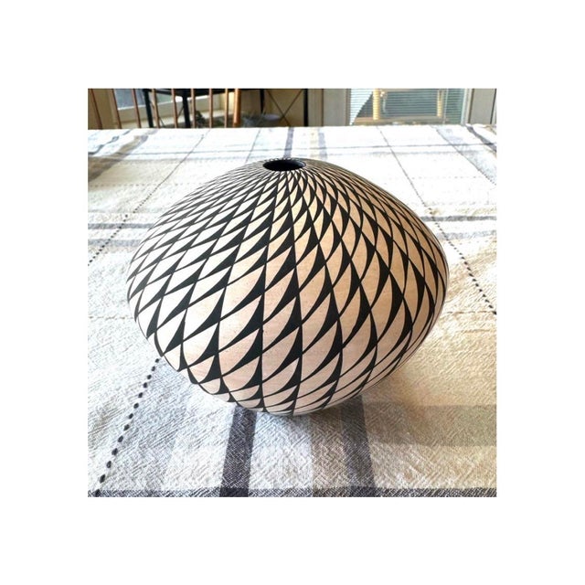 Vintage Acoma Pueblo Native American Pottery Swirl Jar Artist Sandra Victorino For Sale In Reno/Lake Tahoe - Image 6 of 10