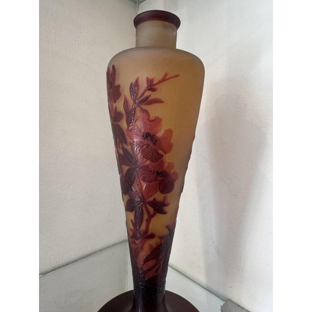 Art Nouveau Glass Lamp Base with Floral Decoration from Émile Gallé, 1890s For Sale - Image 6 of 10