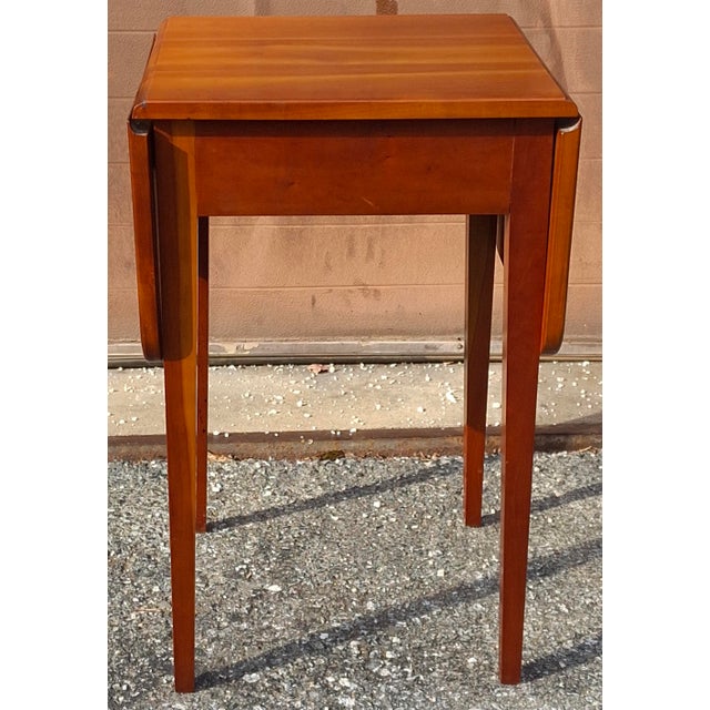 Mid 20th Century American Federal Style Solid Cherry Single Drawer Drop-Leaf Side Table For Sale - Image 9 of 14