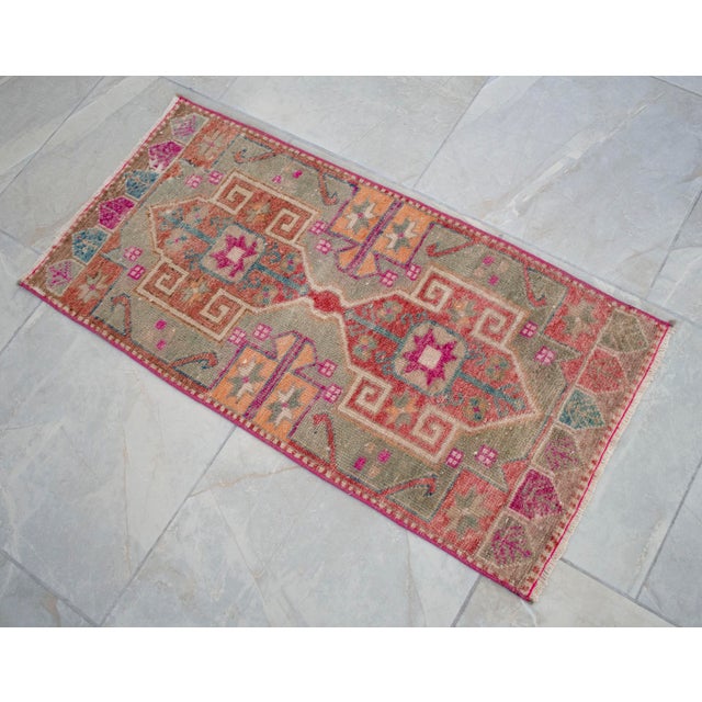 1970s Hand Knotted Door Mat, Entryway Rug, Bath Mat, Kitchen Decor, Small Rug, Turkish Rug - 1′6″ × 2′11″ For Sale - Image 10 of 13