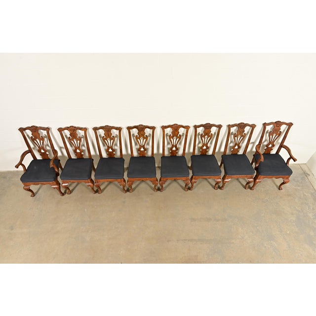 1980s Henredon Georgian Carved Solid Oak Dining Chairs, Set of Eight For Sale - Image 5 of 16