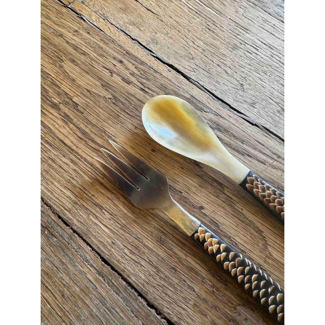 American 1970s Faux Tortoise Carved Fish Caviar Serving Set For Sale - Image 3 of 6