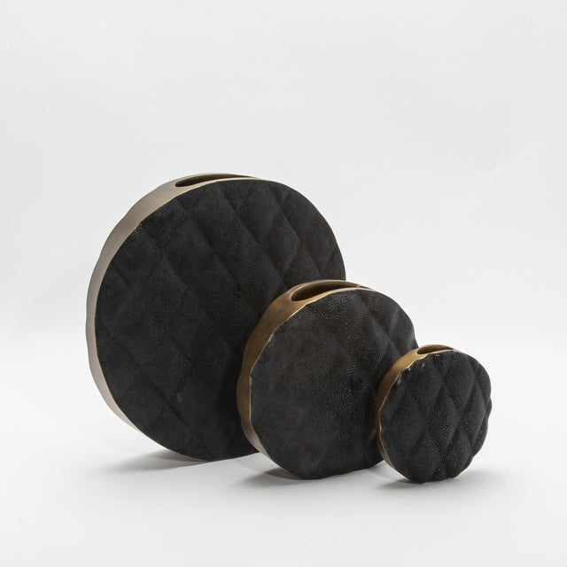Black Modern Quilted Vase in Black Shagreen With Brass Details by Kifu Paris For Sale - Image 8 of 11