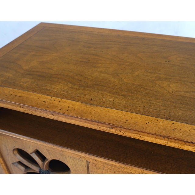 Pair Double Door Pierced Carved Doors Compartment Night Stands End Tables Mint For Sale - Image 13 of 17