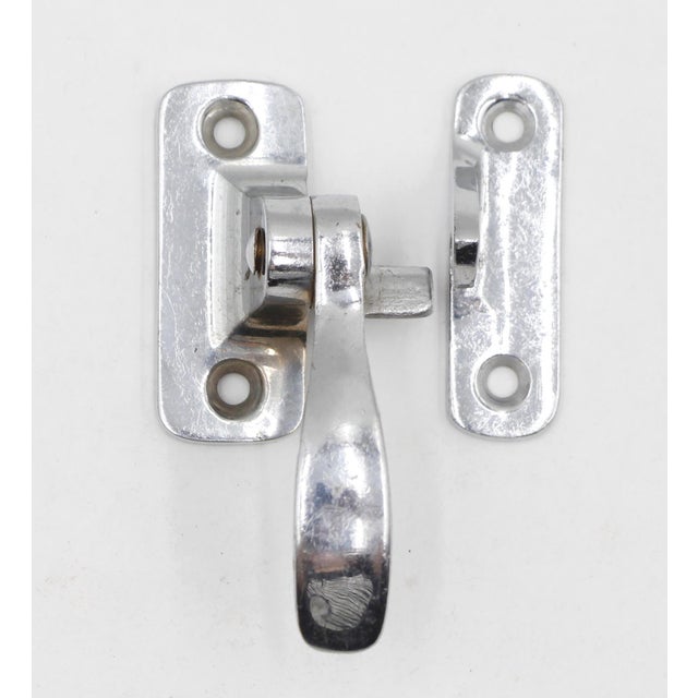 Classic style steel left swing ice box latch with a chrome finish. Good condition with surface wear from prior use. The...