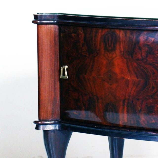 Mid-Century Modern Mid-Century Modern Italian Nightstands in Burl Walnut by Vittorio Dassi, 1950s, Set of 2 For Sale - Image 3 of 5