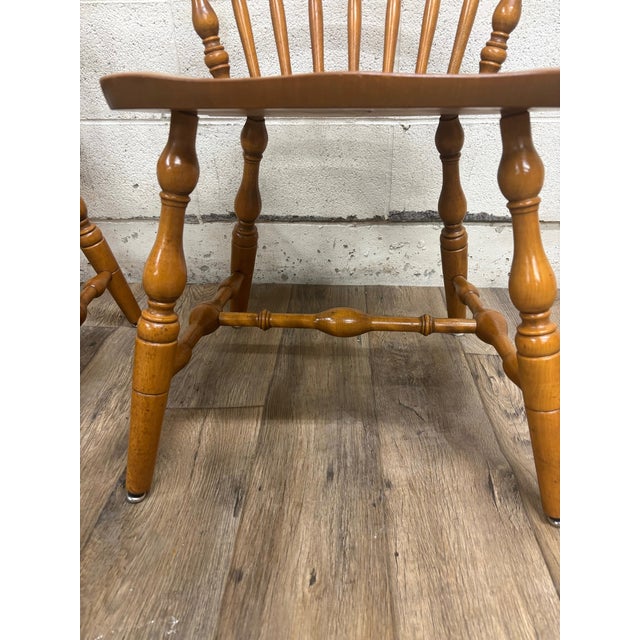 Vintage S Bent & Bros Colonial Style Maple Windsor Comb Back Pub Chairs - Pair For Sale In Kansas City - Image 6 of 12