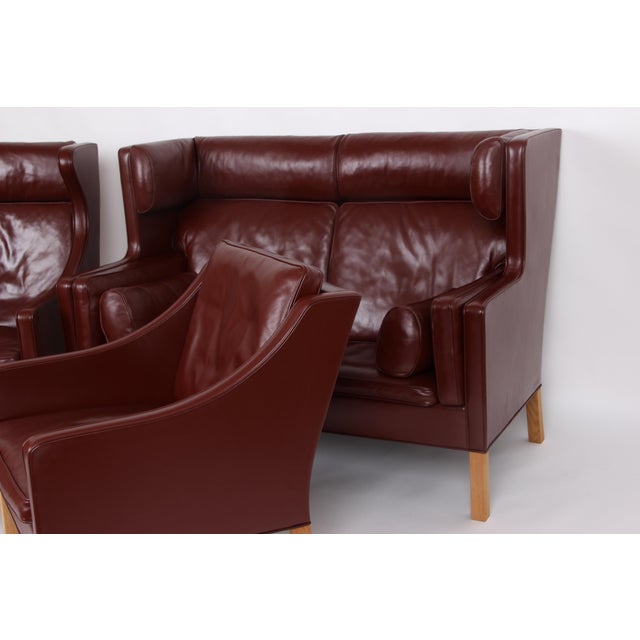 Børge Mogensen Models 2292, 2207, 2204 and 2202 Living Room Set in Leather by Børge Mogensen for Fredecia Furniture, Denmark, 2006, Set of 4 For Sale - Image 4 of 18