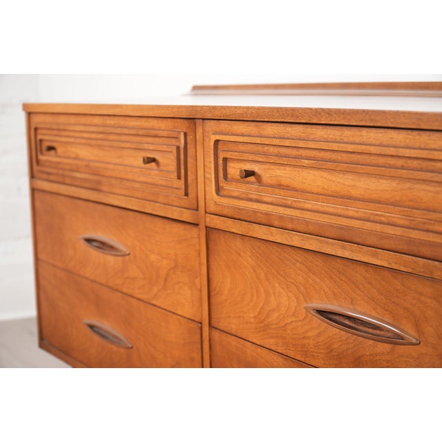 Mid-Century Modern 1960s Broyhill Sculptra "Double" Lowboy Dresser For Sale - Image 3 of 11