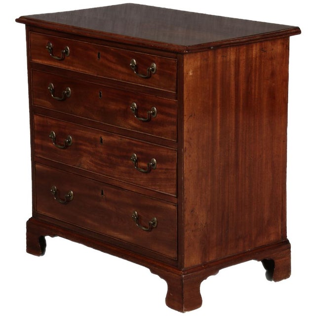 Small English Chest of Drawers, Late 19th Century For Sale - Image 3 of 18