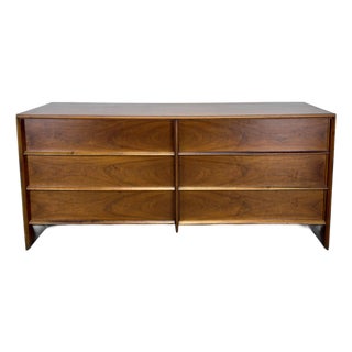 1950’s T H Robsjohn Gibbings for Widdicomb 6 Drawer Walnut Dresser Chest of Drawers For Sale