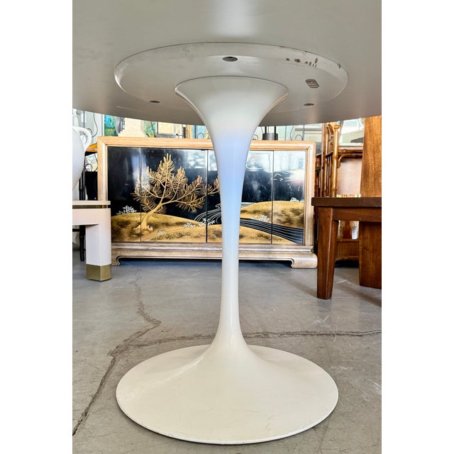 Knoll Eero Saarinen for Knoll Round Dining Table For Sale - Image 4 of 10