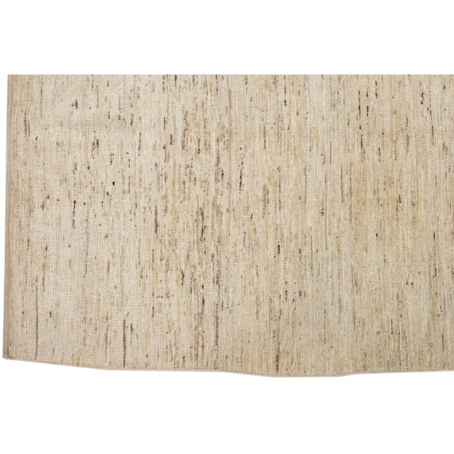 2020s Beige Modern Solid Moroccan Style Handmade Wool Rug For Sale - Image 4 of 7