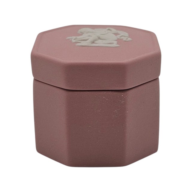 Wedgwood Wedgwood Pink Jasperware Octagonal Trinket Box With Cupid Relief For Sale - Image 4 of 10