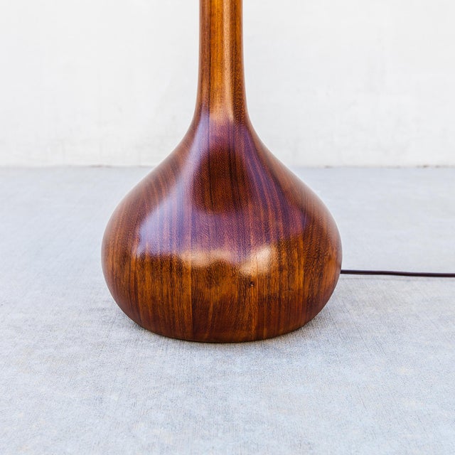Restored 1960s Mid Century Modern Floor Lamp With Teardrop Base and Built-in Side Table For Sale In Los Angeles - Image 6 of 15