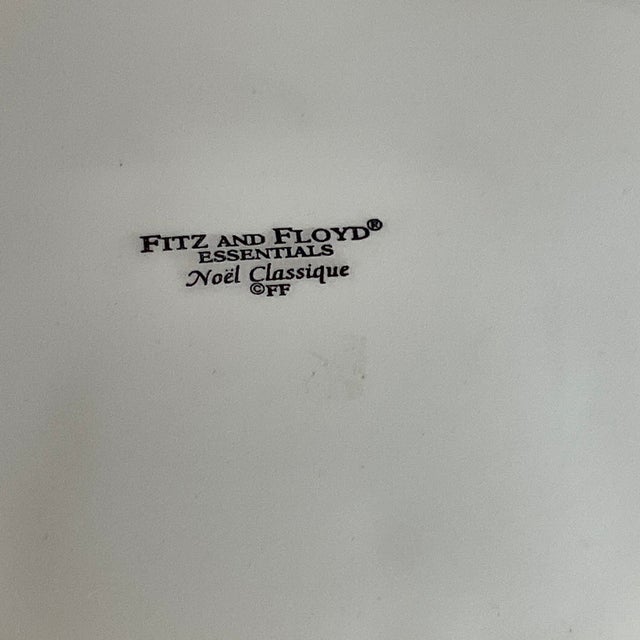 Chartreuse 1990s Vintage Hollywood Regency Americans Fitz & Floyd Noel Classique Canapé Plate, Christmas For Sale - Image 8 of 8