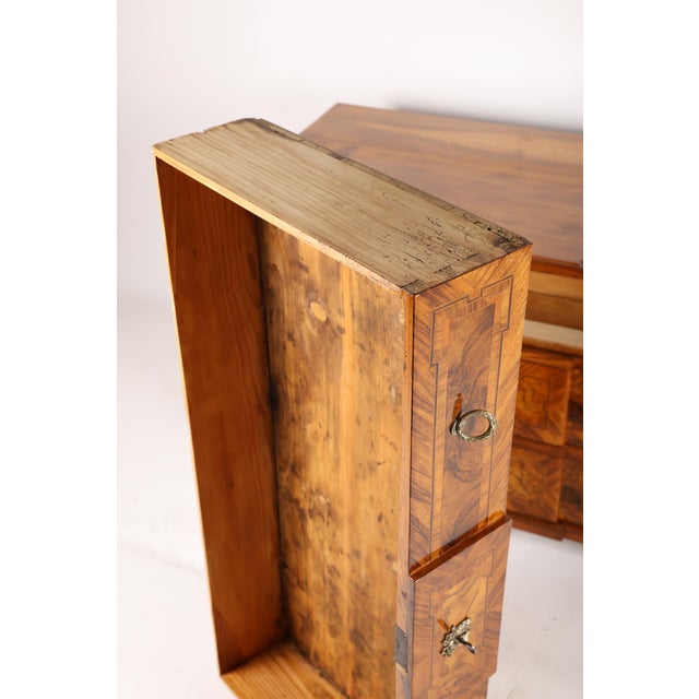 Late 18th Century Louis Seize Chest of Drawers in Walnut, 1790 For Sale - Image 5 of 18