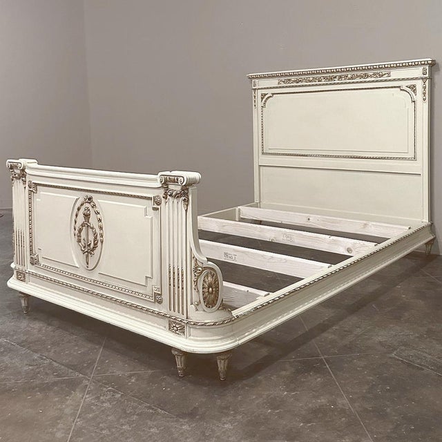 Early 20th Century Antique Italian Neoclassical Painted Queen Bed For Sale - Image 5 of 18